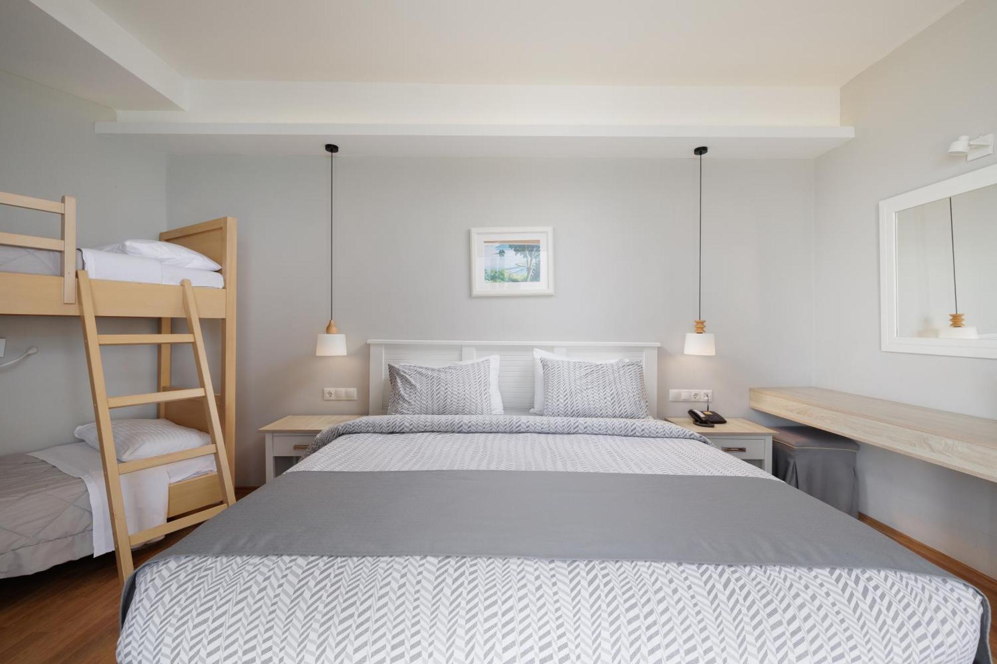 Elea Hotel 4*